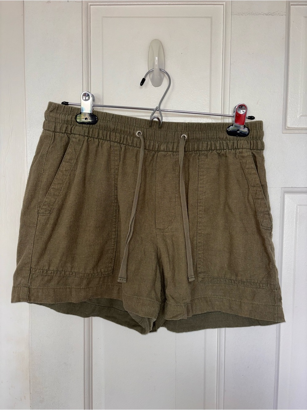 Gap Relaxed Drawstring Women's Shorts in Olive